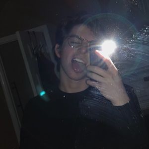 Meet your Posher, Casey